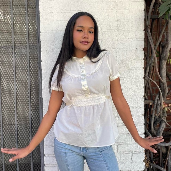 Forever 21 Tops - Vintage forever 21 White silk blouse with ruffled details size m #fairycore